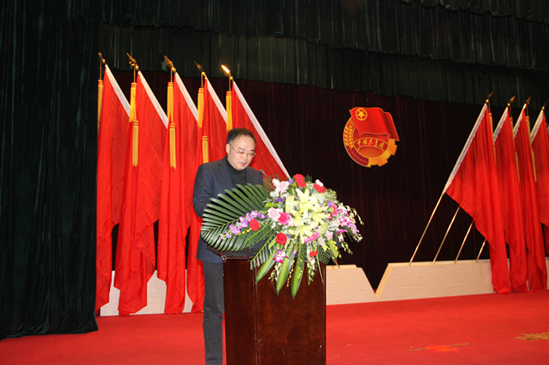 团市委副书记施崇刚讲话